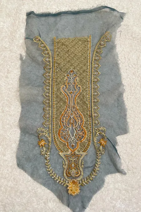 Neckline