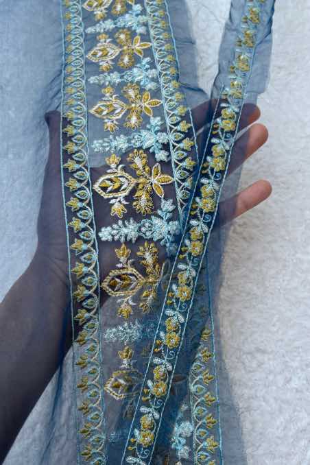 1.25 yard thin line & yard hemline