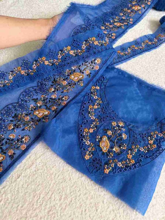 Set (Neckline & 35 inches Hemline)