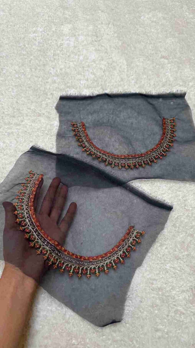 Neckline