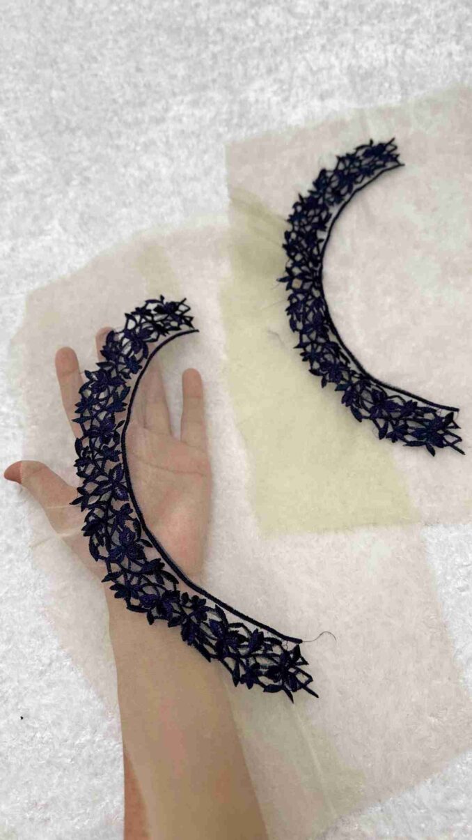 Neckline