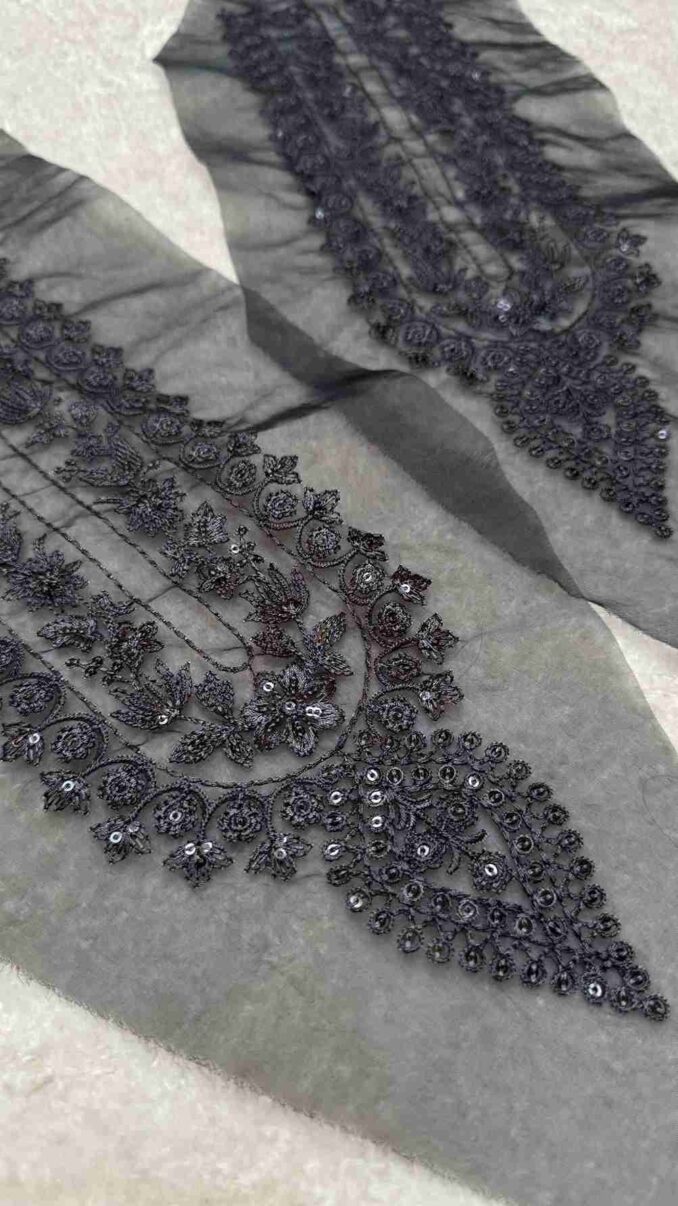 Neckline