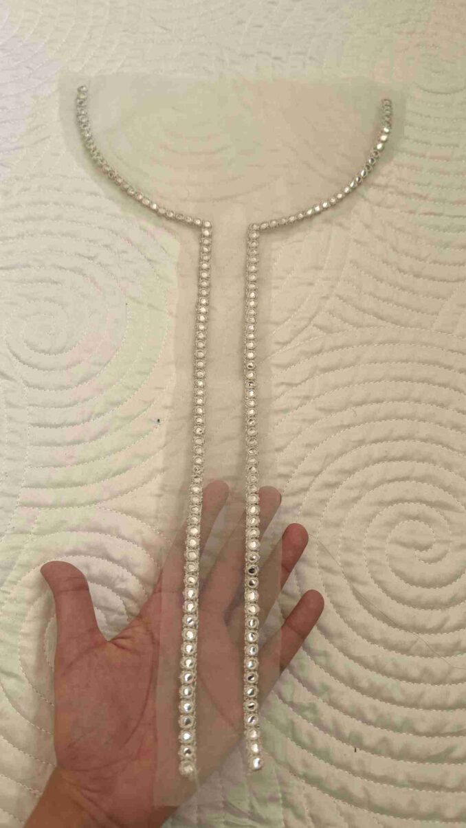 Neckline